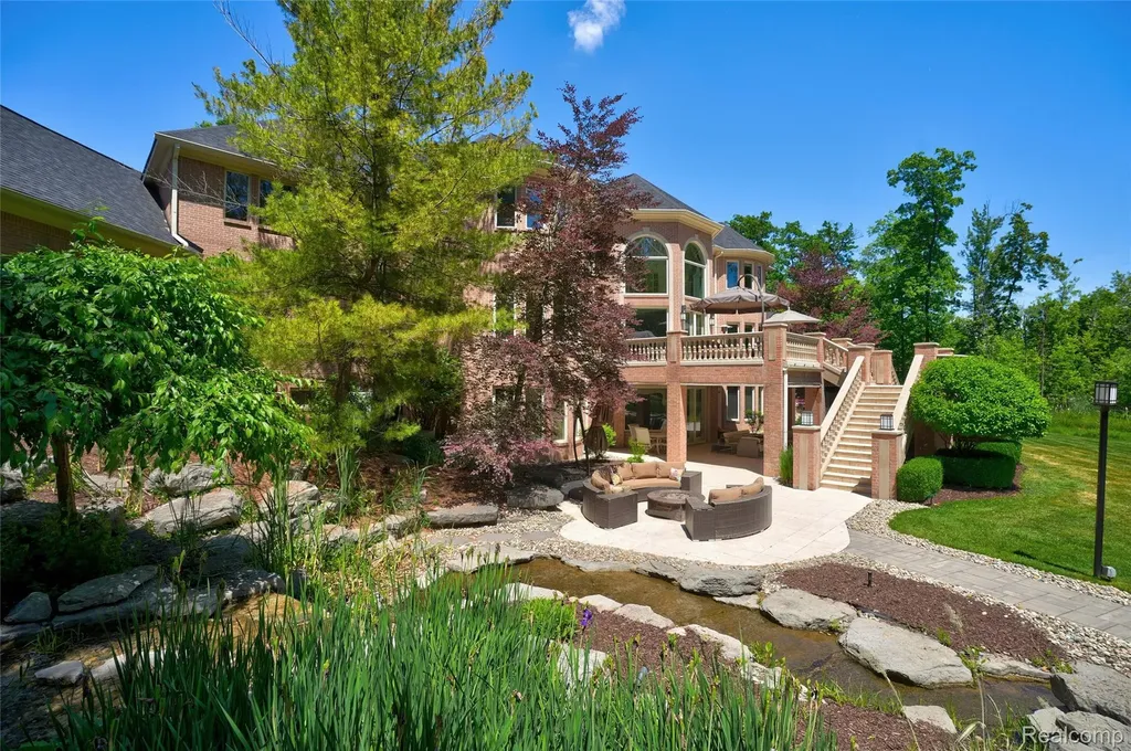 8479 Misty Meadows Grand Blanc Charter Township MI 48439
