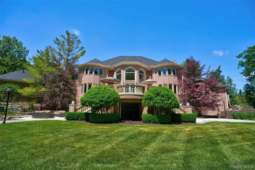 8479 Misty Meadows Grand Blanc Charter Township MI 48439