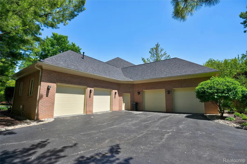 8479 Misty Meadows Grand Blanc Charter Township MI 48439