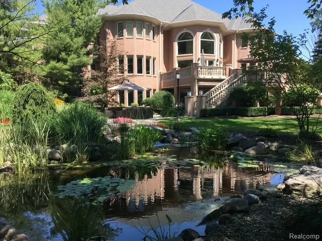8479 Misty Meadows Grand Blanc Charter Township MI 48439