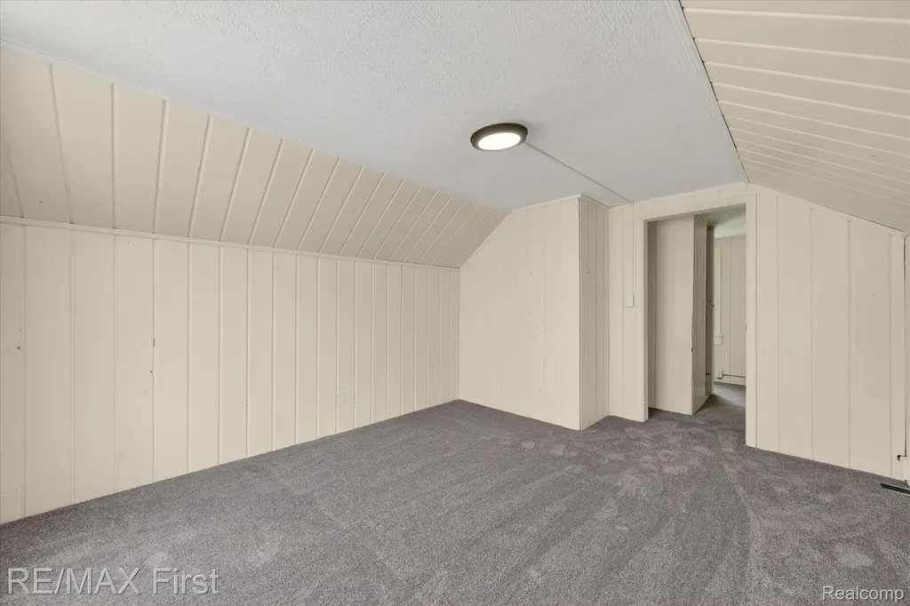 25028 Midland Redford Charter Township MI 48239