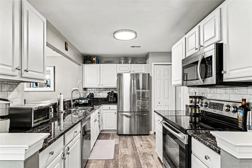 16440 Dominion Drive Macomb Township MI 48044