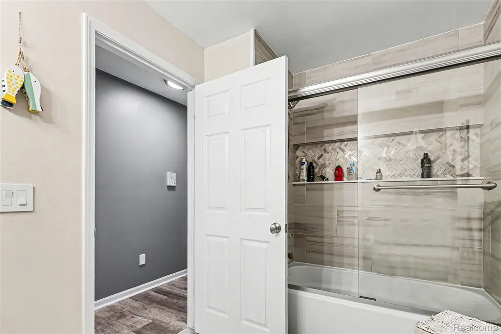 16440 Dominion Drive Macomb Township MI 48044