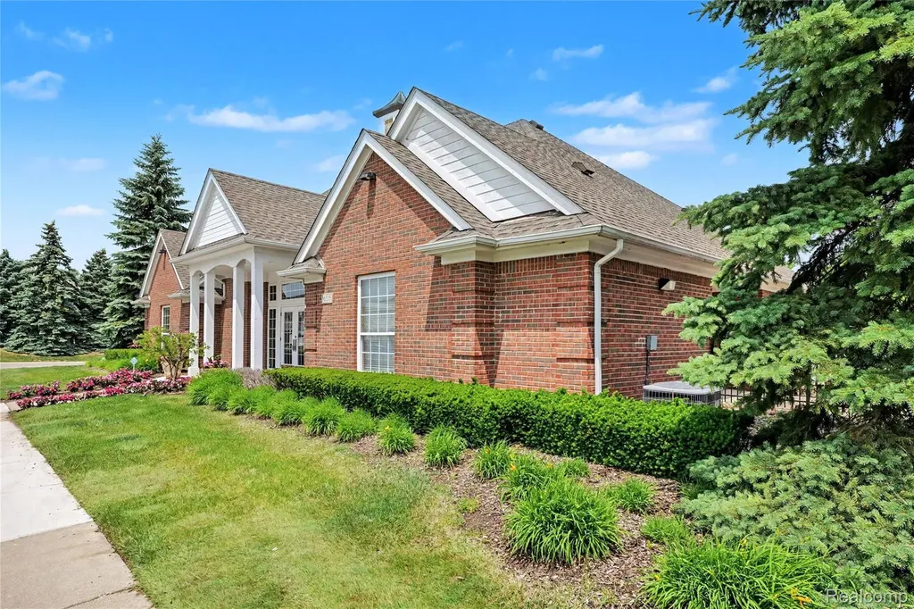 16440 Dominion Drive Macomb Township MI 48044