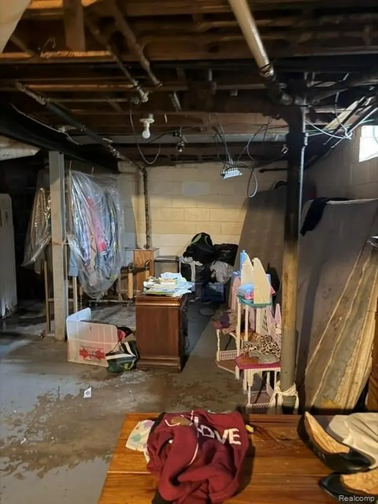 8426 Auburn Street Detroit City MI 48228