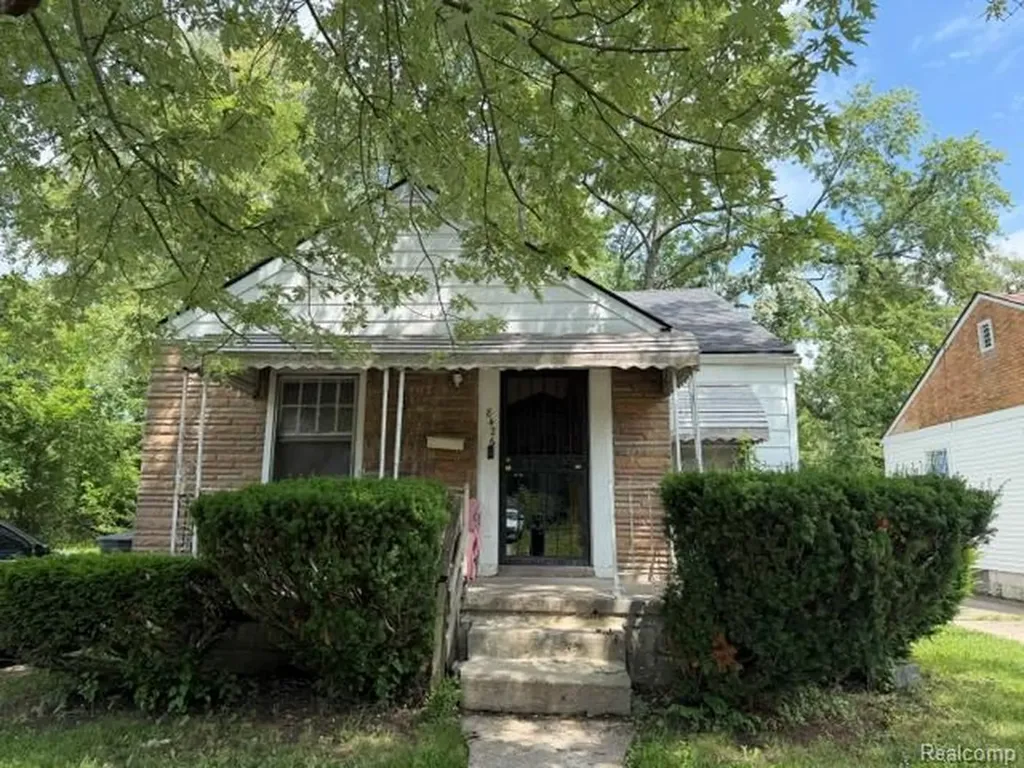 8426 Auburn Street Detroit City MI 48228