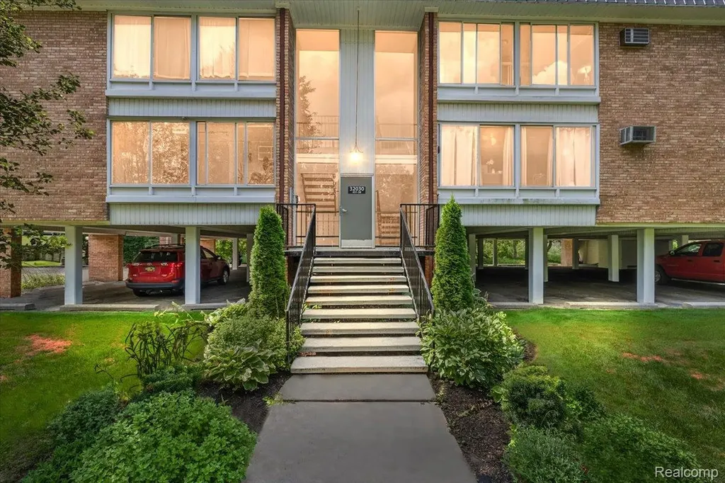 32030 Grand River Avenue Farmington City MI 48336