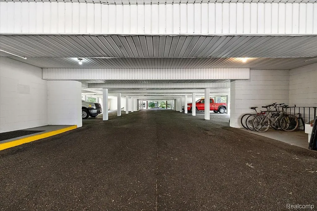 32030 Grand River Avenue Farmington City MI 48336