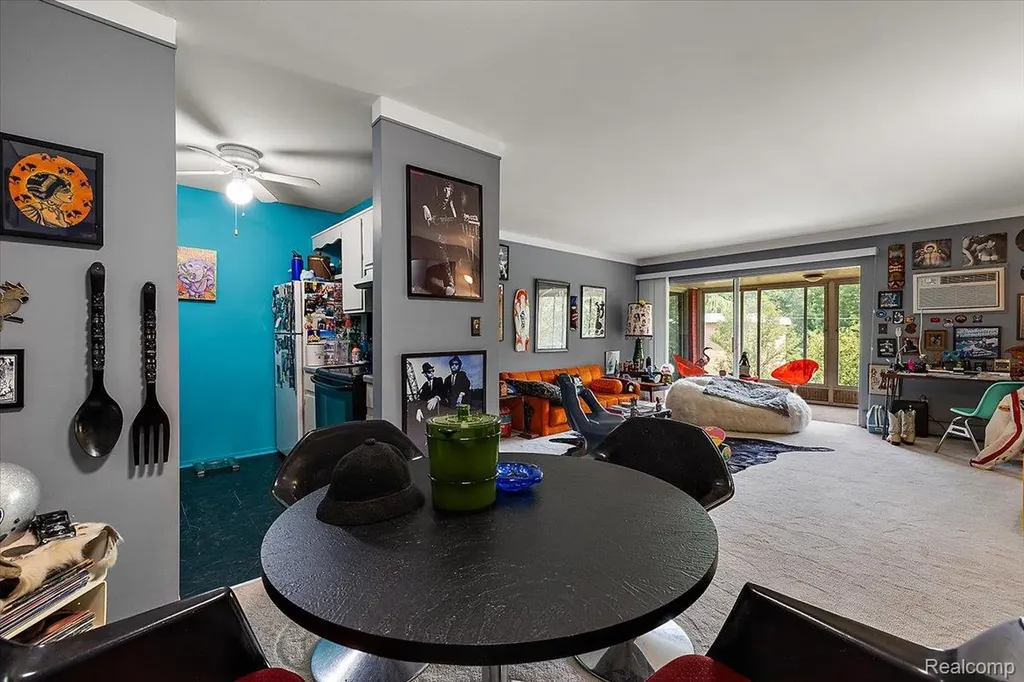 32030 Grand River Avenue Farmington City MI 48336