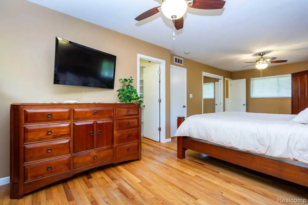 31641 Rocky Crest Farmington Hills City MI 48336