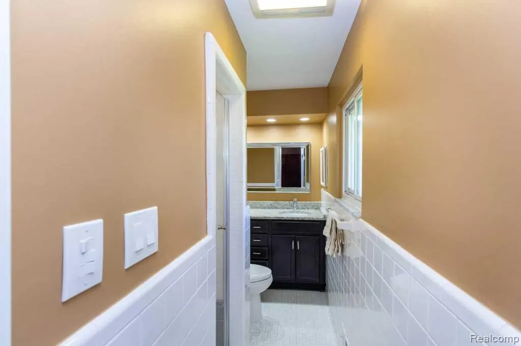 31641 Rocky Crest Farmington Hills City MI 48336