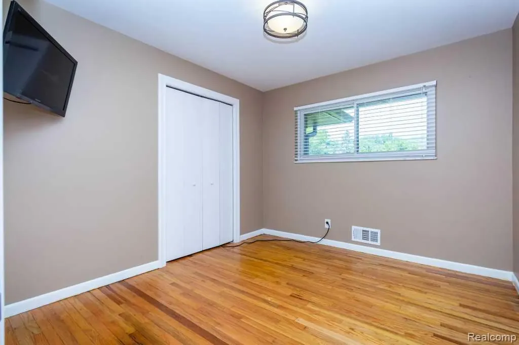 31641 Rocky Crest Farmington Hills City MI 48336