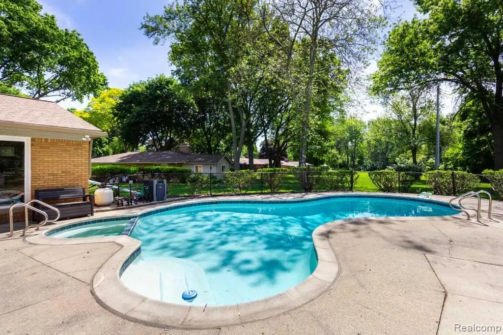 31641 Rocky Crest Farmington Hills City MI 48336