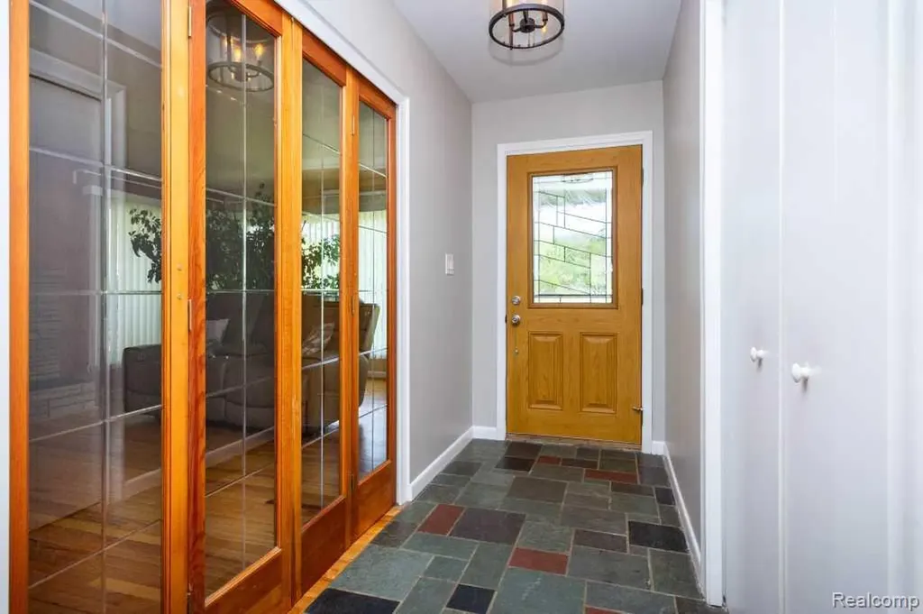 31641 Rocky Crest Farmington Hills City MI 48336