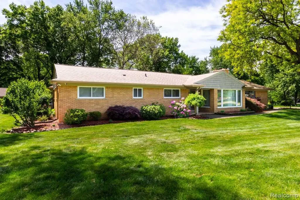 31641 Rocky Crest Farmington Hills City MI 48336