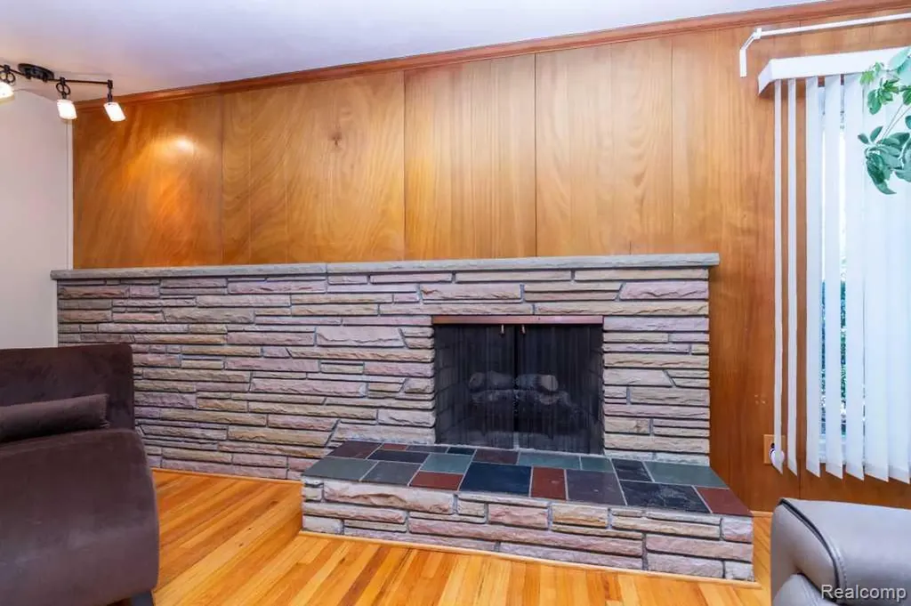 31641 Rocky Crest Farmington Hills City MI 48336