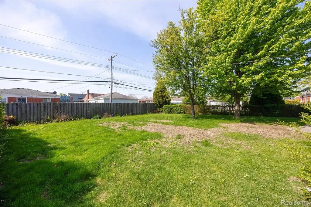 5646 Cambourne Street Dearborn Heights City MI 48127