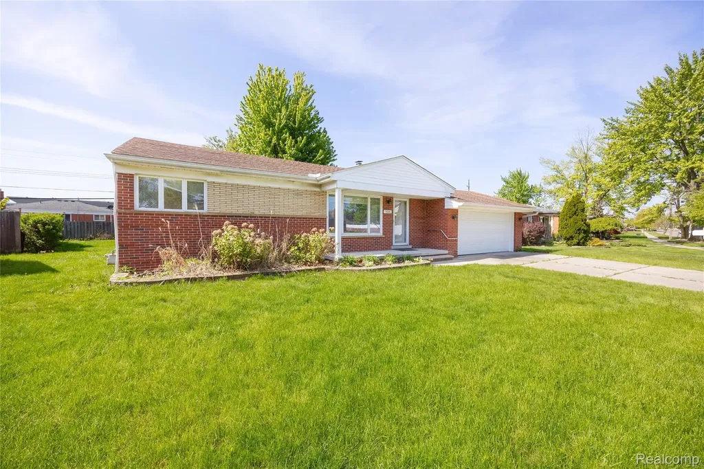 5646 Cambourne Street Dearborn Heights City MI 48127