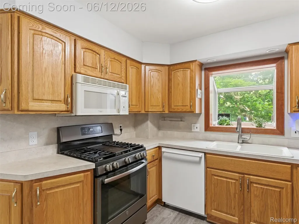 258 Lakeside Drive Howell City MI 48843
