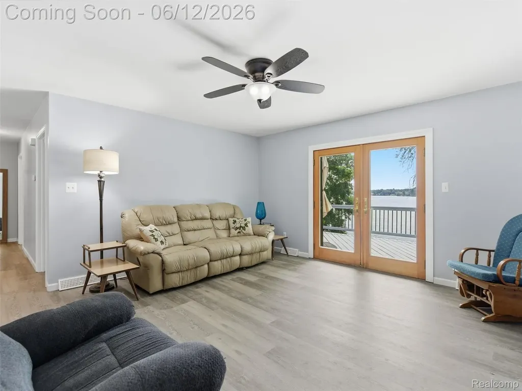 258 Lakeside Drive Howell City MI 48843