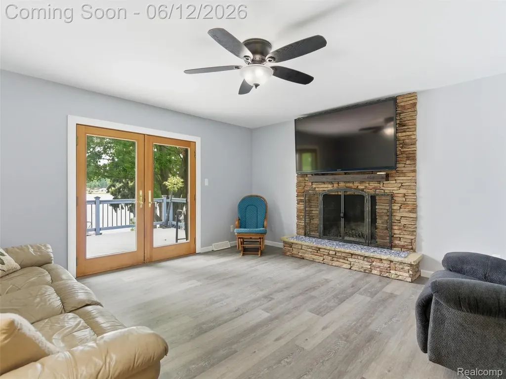 258 Lakeside Drive Howell City MI 48843