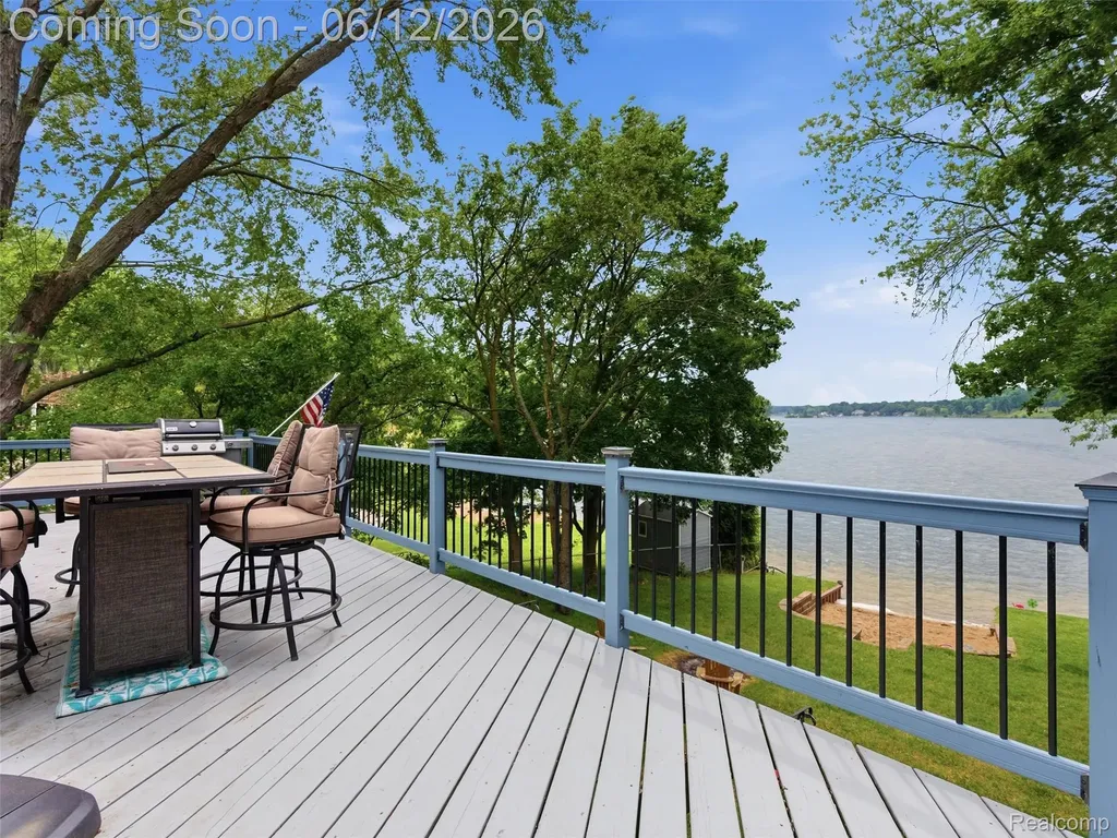 258 Lakeside Drive Howell City MI 48843