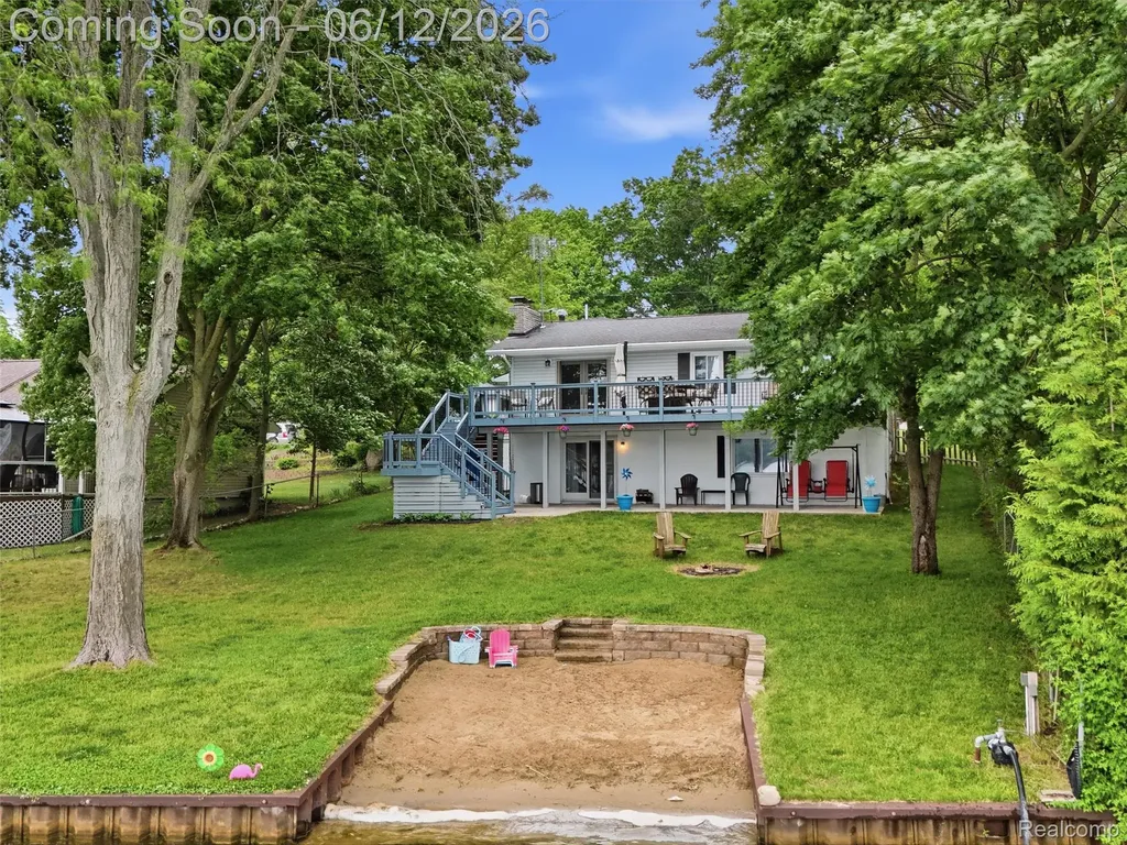 258 Lakeside Drive Howell City MI 48843
