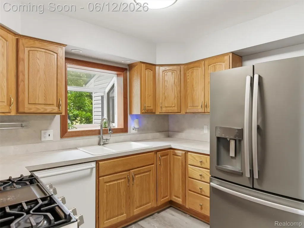 258 Lakeside Drive Howell City MI 48843