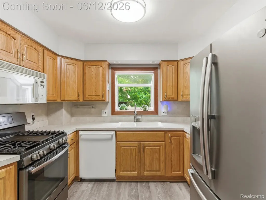 258 Lakeside Drive Howell City MI 48843