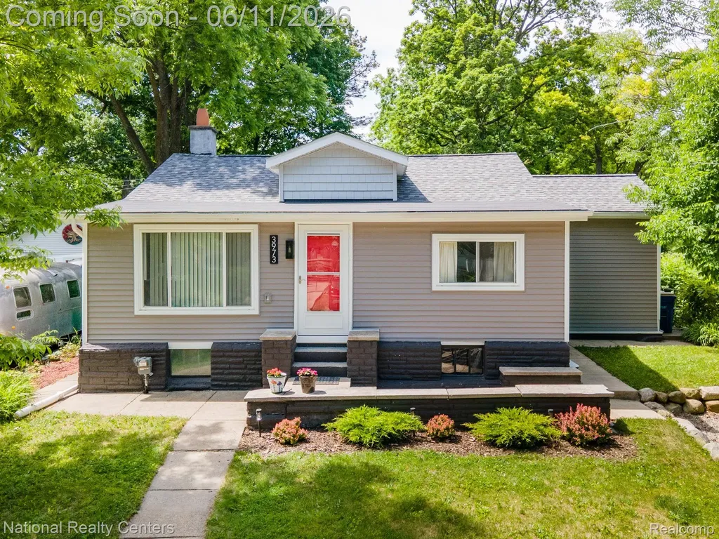 3973 Oak Knoll Road Waterford Charter Township MI 48328