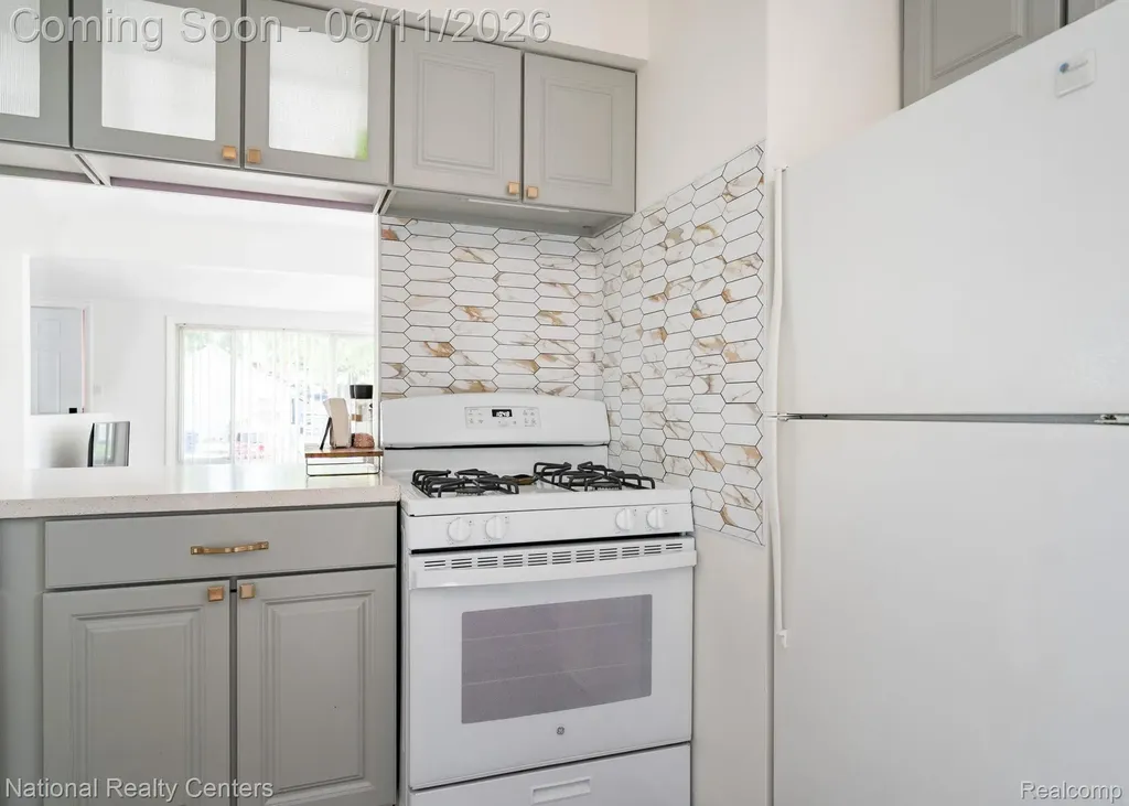 3973 Oak Knoll Road Waterford Charter Township MI 48328