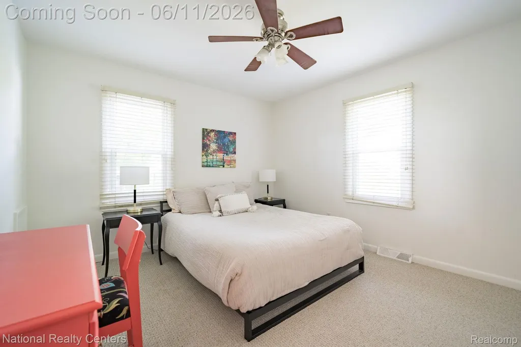 3973 Oak Knoll Road Waterford Charter Township MI 48328