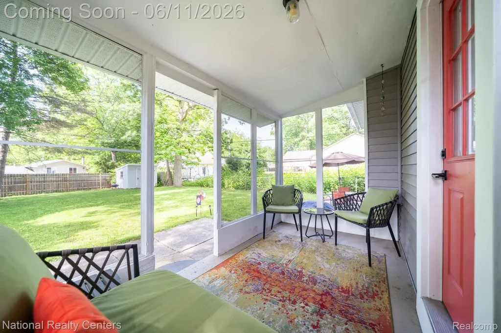 3973 Oak Knoll Road Waterford Charter Township MI 48328