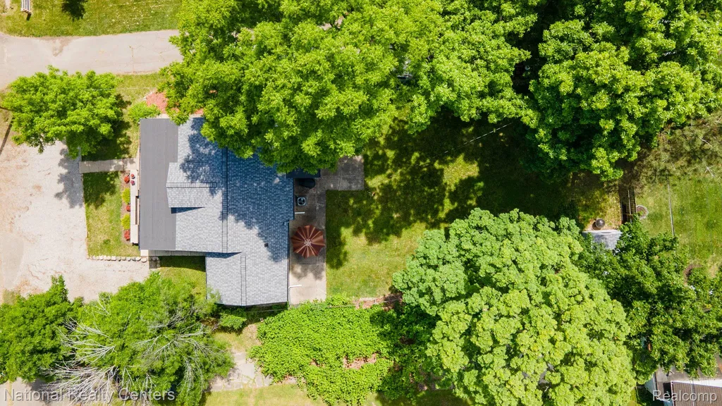 3973 Oak Knoll Road Waterford Charter Township MI 48328