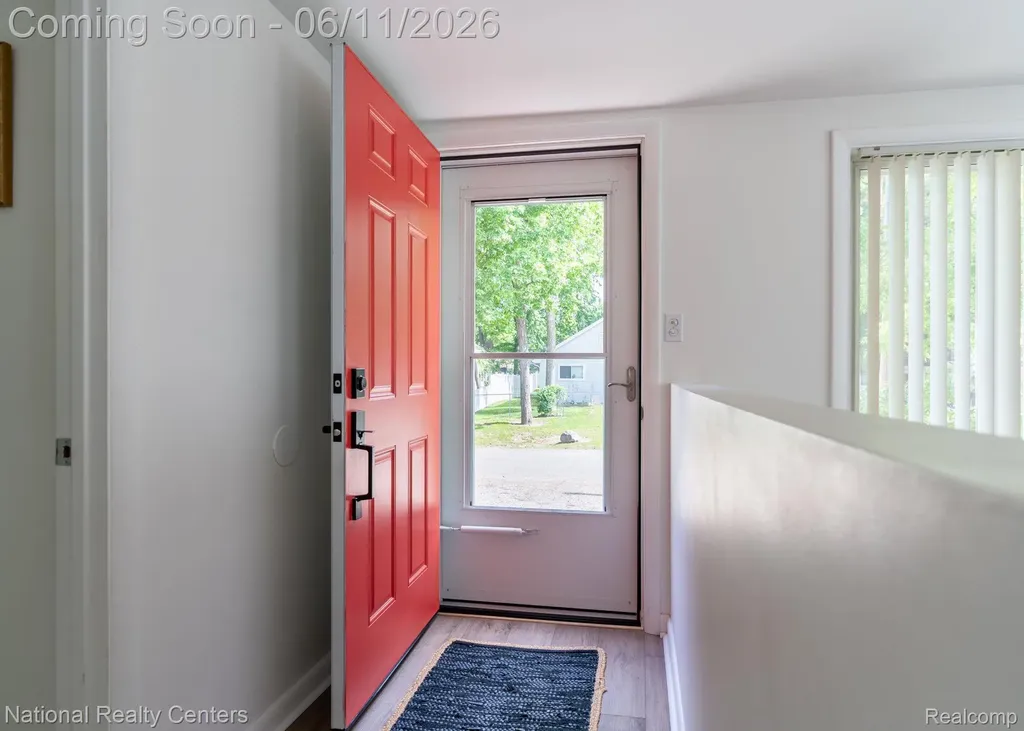 3973 Oak Knoll Road Waterford Charter Township MI 48328
