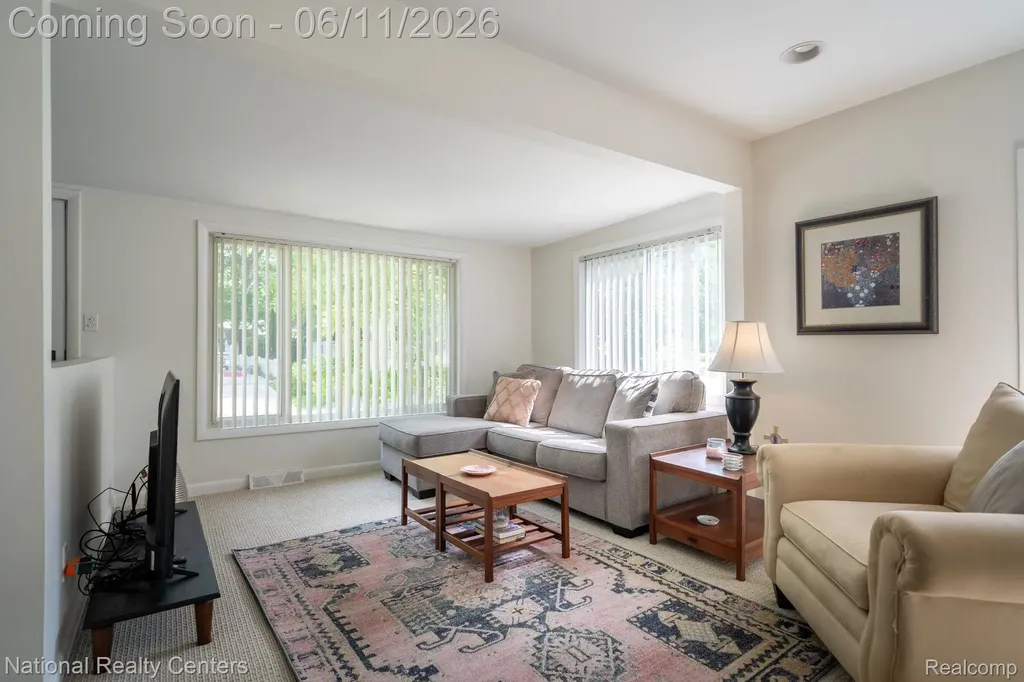 3973 Oak Knoll Road Waterford Charter Township MI 48328