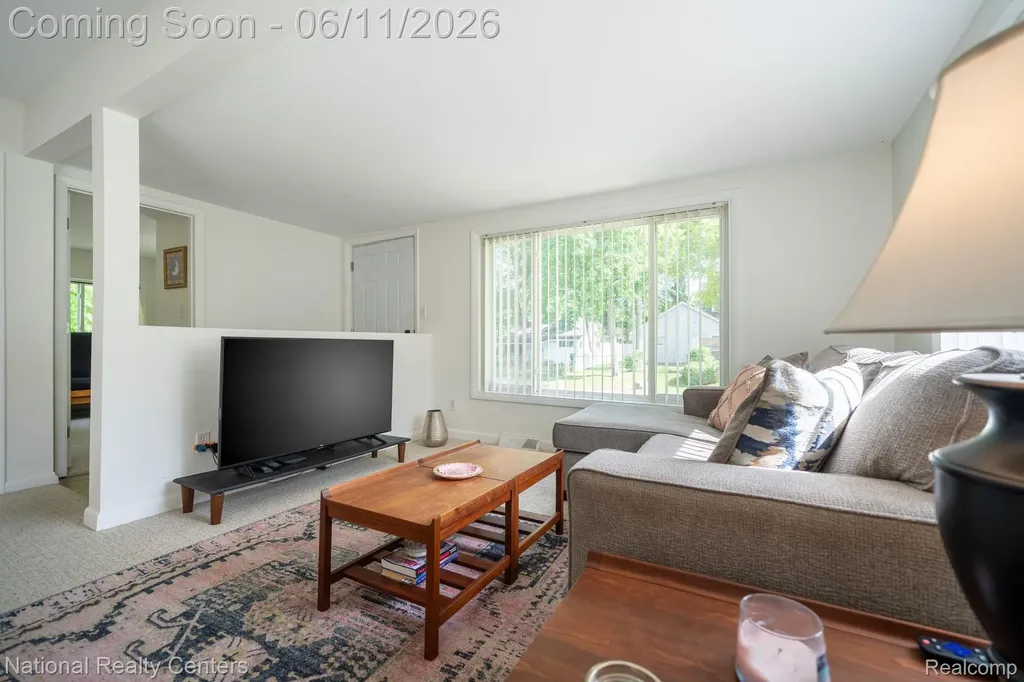 3973 Oak Knoll Road Waterford Charter Township MI 48328