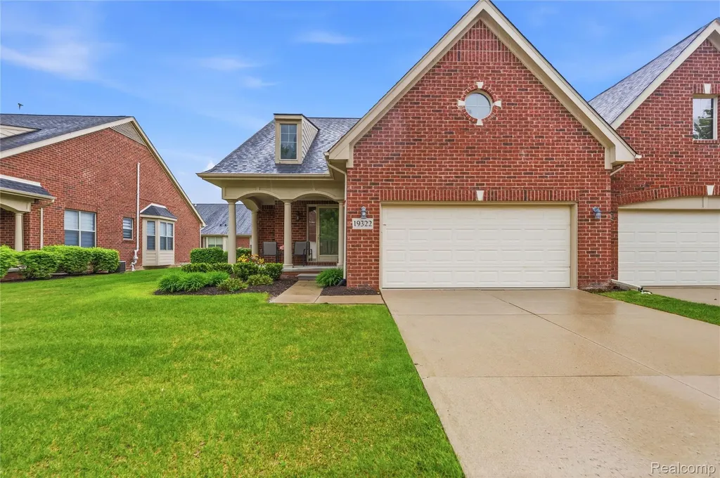 19322 Linwood Drive Clinton Charter Township MI 48038