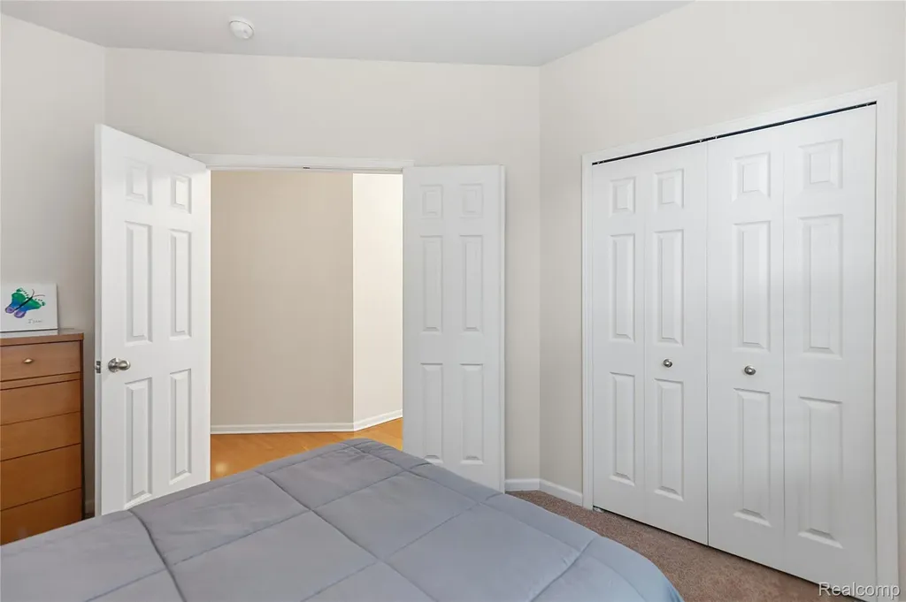 19322 Linwood Drive Clinton Charter Township MI 48038