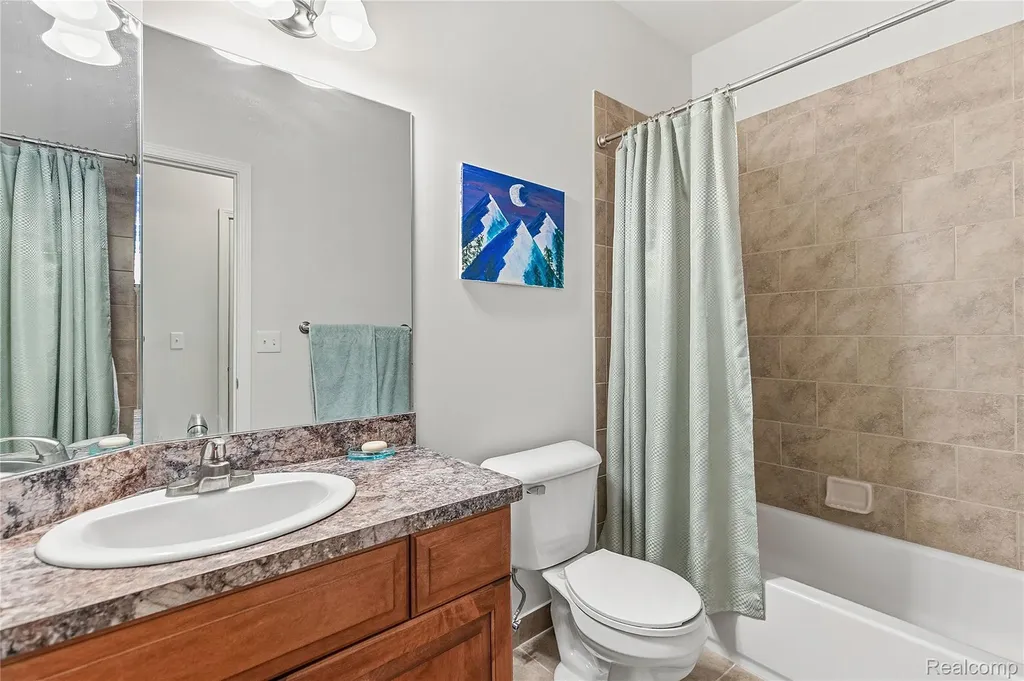 19322 Linwood Drive Clinton Charter Township MI 48038