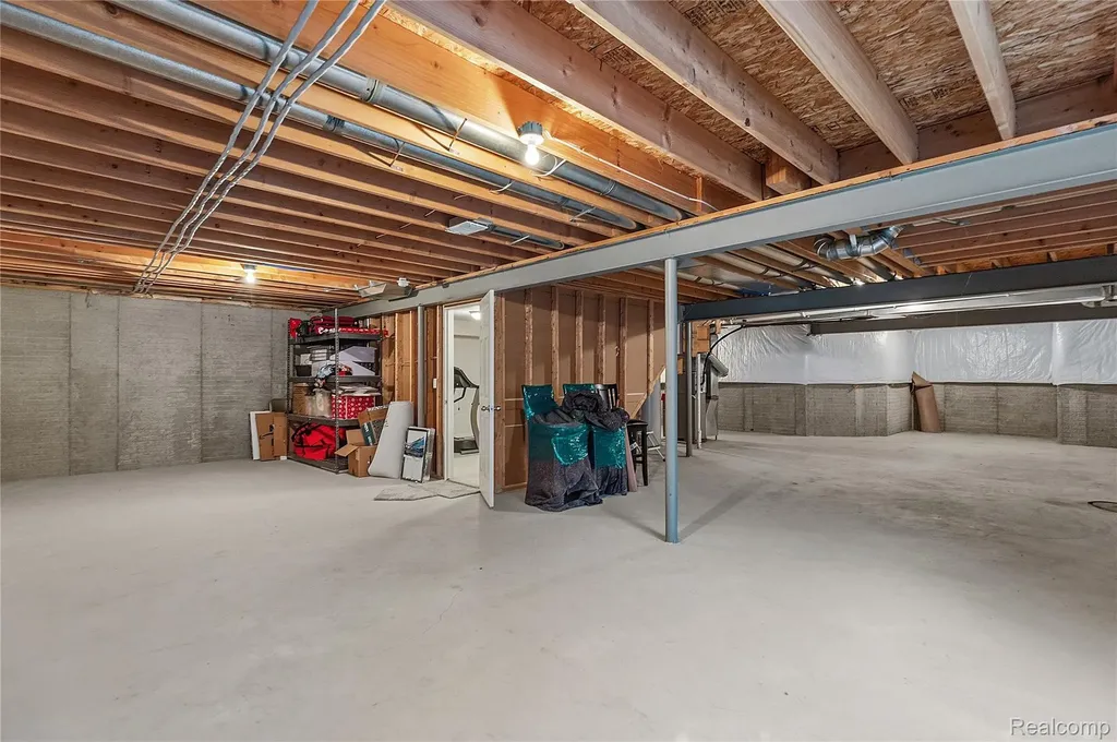 19322 Linwood Drive Clinton Charter Township MI 48038