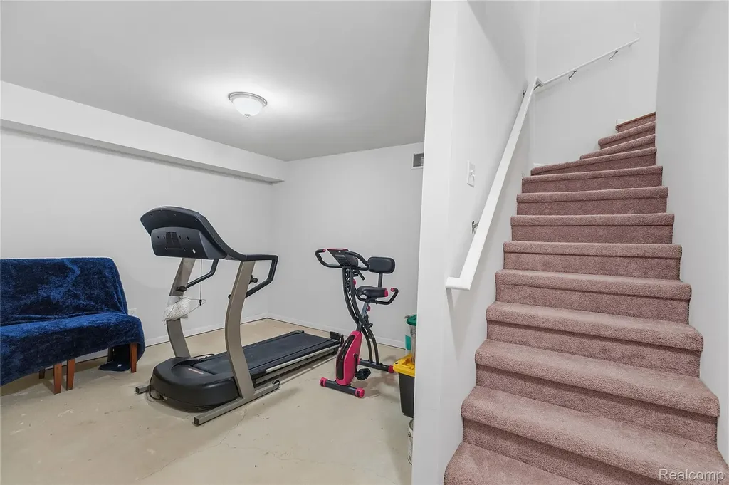 19322 Linwood Drive Clinton Charter Township MI 48038