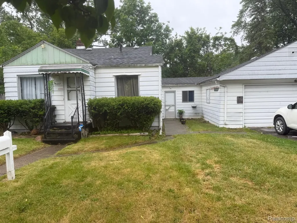 927 Alvord Avenue Flint City MI 48507