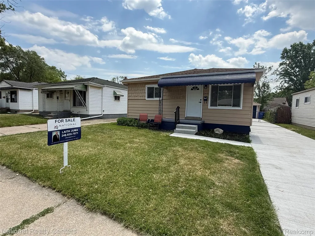 13440 Charlotte Avenue Warren City MI 48089
