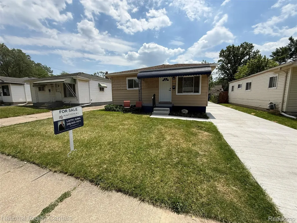 13440 Charlotte Avenue Warren City MI 48089