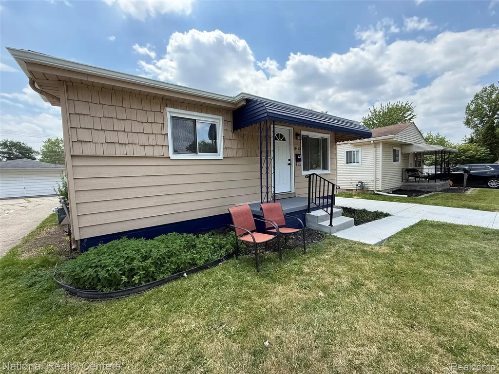 13440 Charlotte Avenue Warren City MI 48089