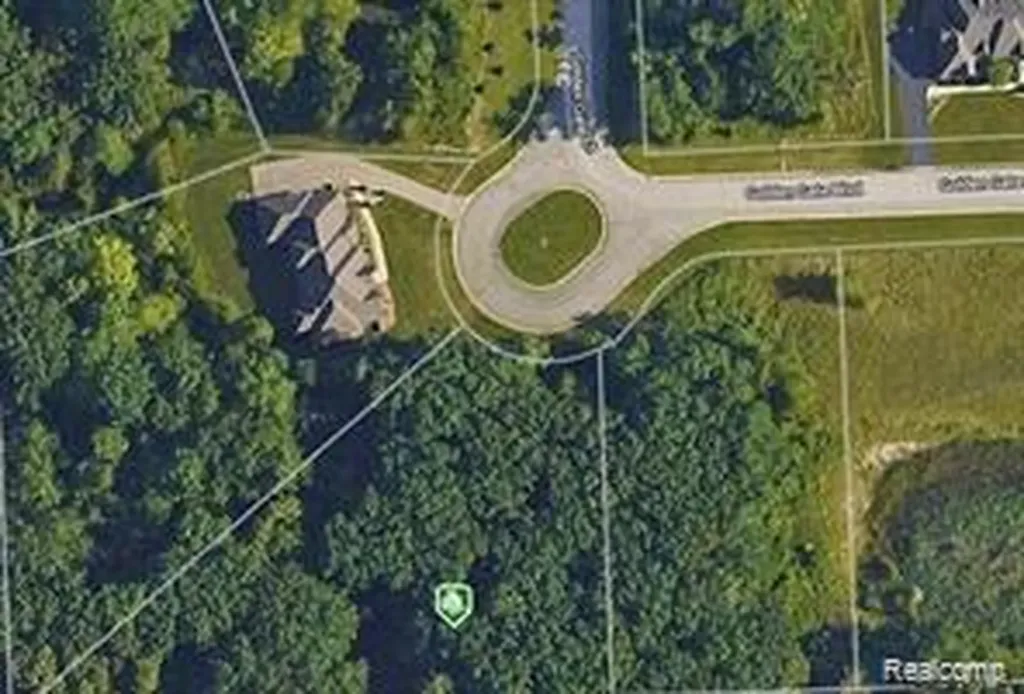 00 Golden Gate Grand Blanc Charter Township MI 48439