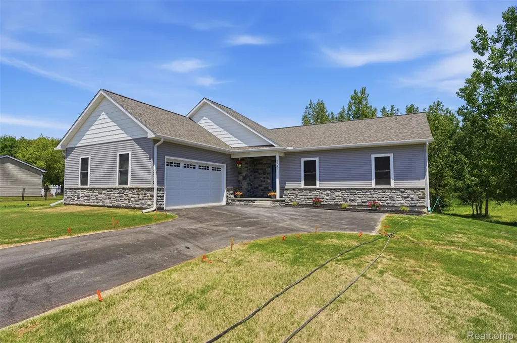 6320 Birch Meadows Lane Handy Township MI 48836