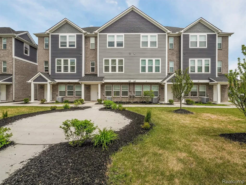 2926 Artemis Drive Troy City MI 48085
