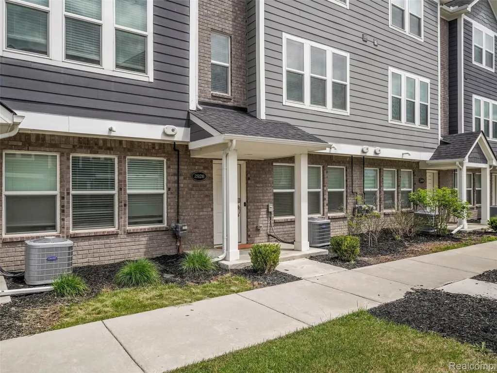 2926 Artemis Drive Troy City MI 48085